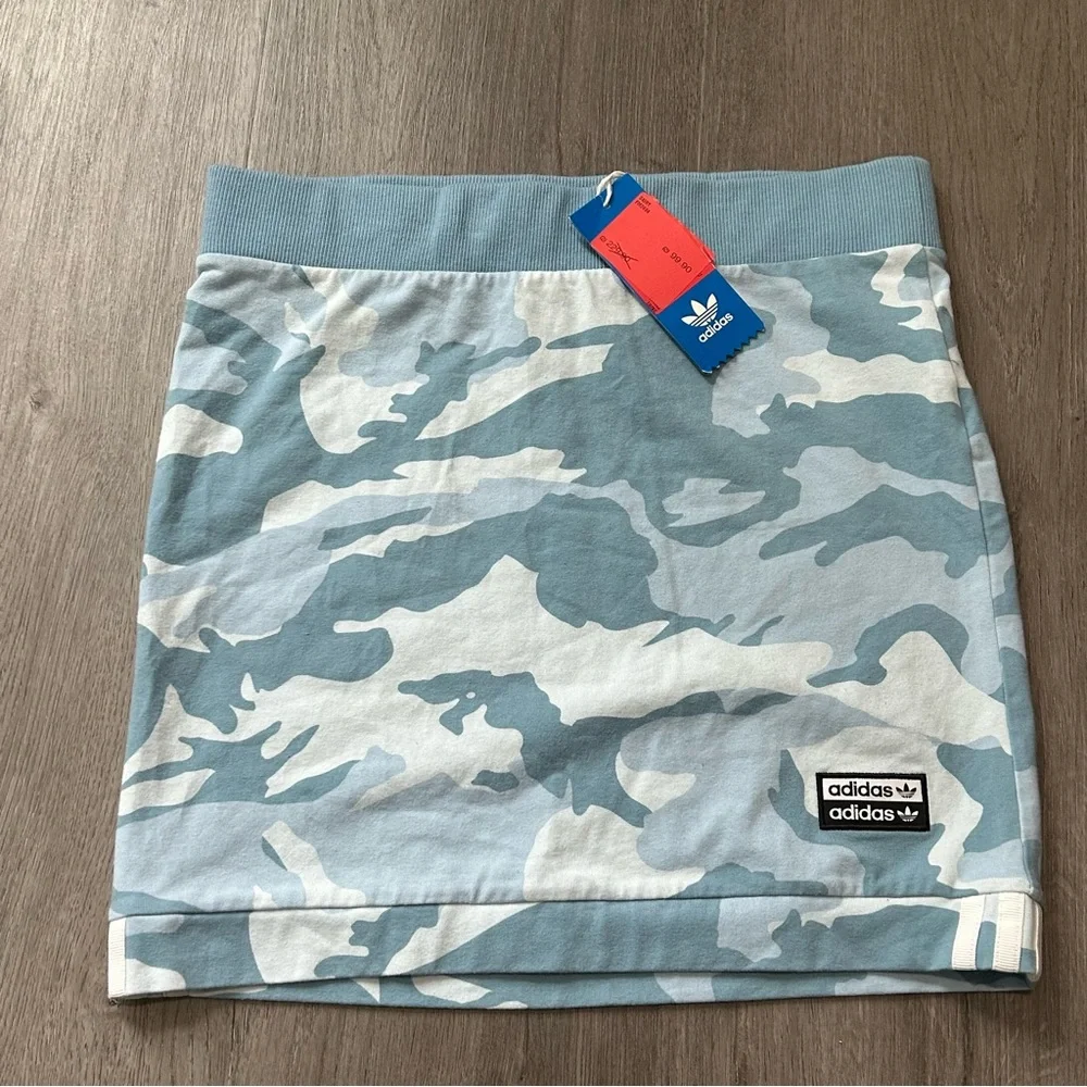 NWT Adidas Originals Camo Mini Skirt‎ Blue Size Small Women’s